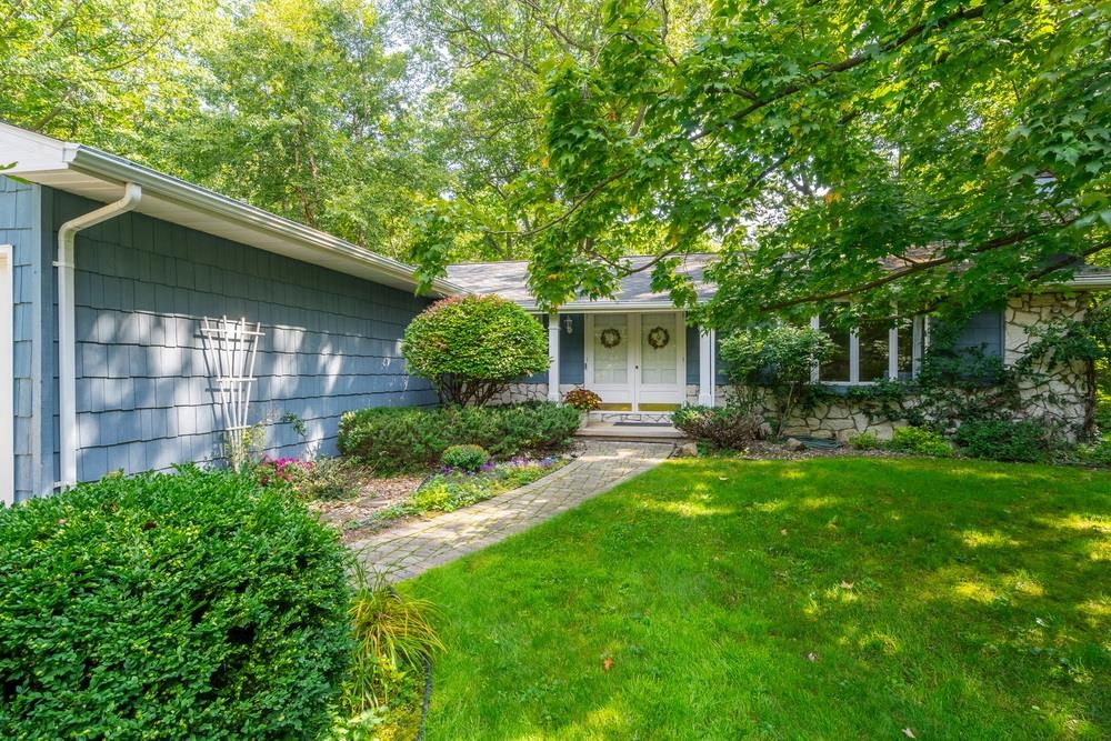 872 Winding Trail Oneida, WI 54155 - Photo 3 of 61