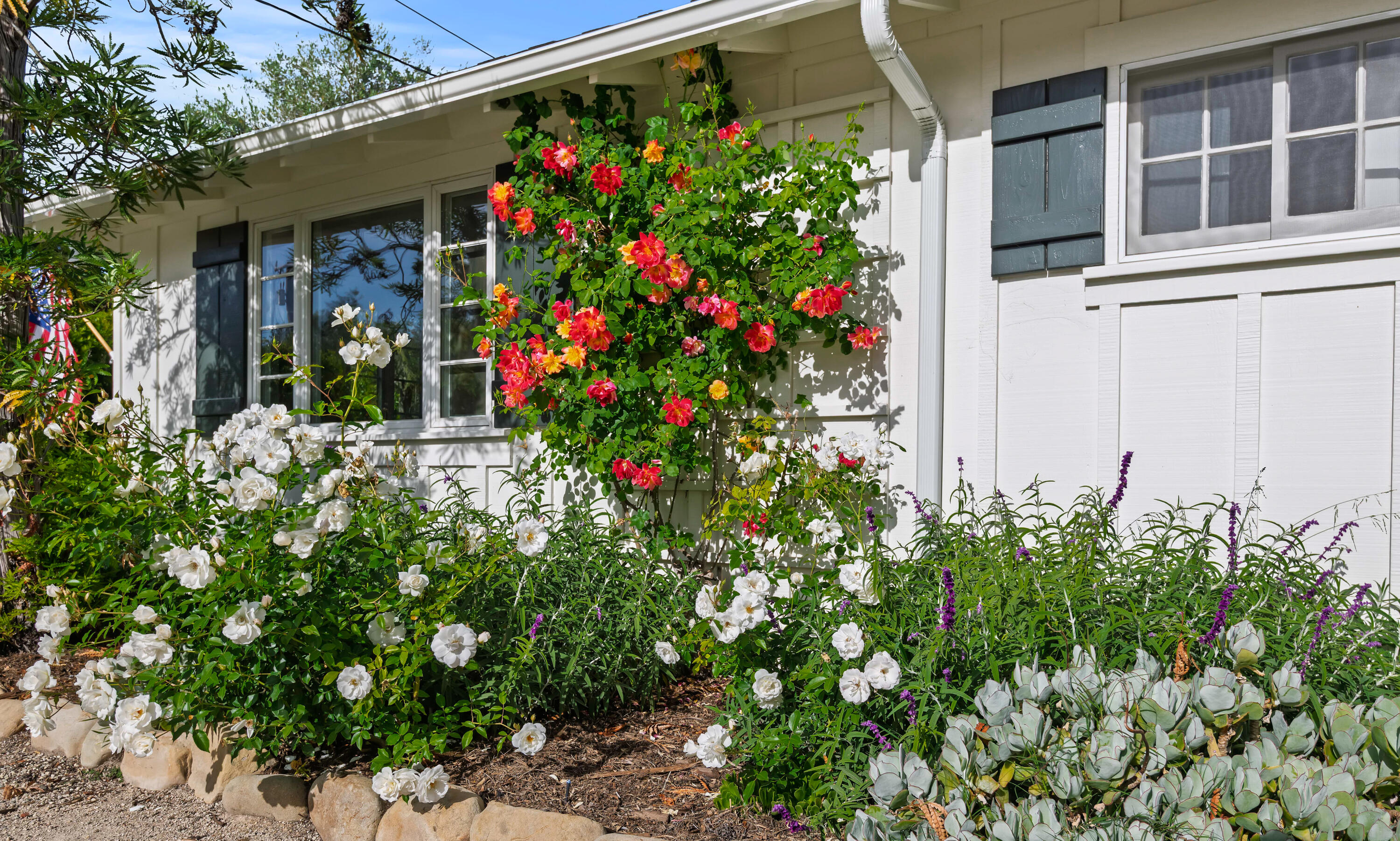 360 Arboleda Road Santa Barbara, CA 93110 - Photo 26 of 33 Landscaping