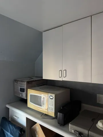 $1,000 | 64 Thompson Street, Milford, CT 06460