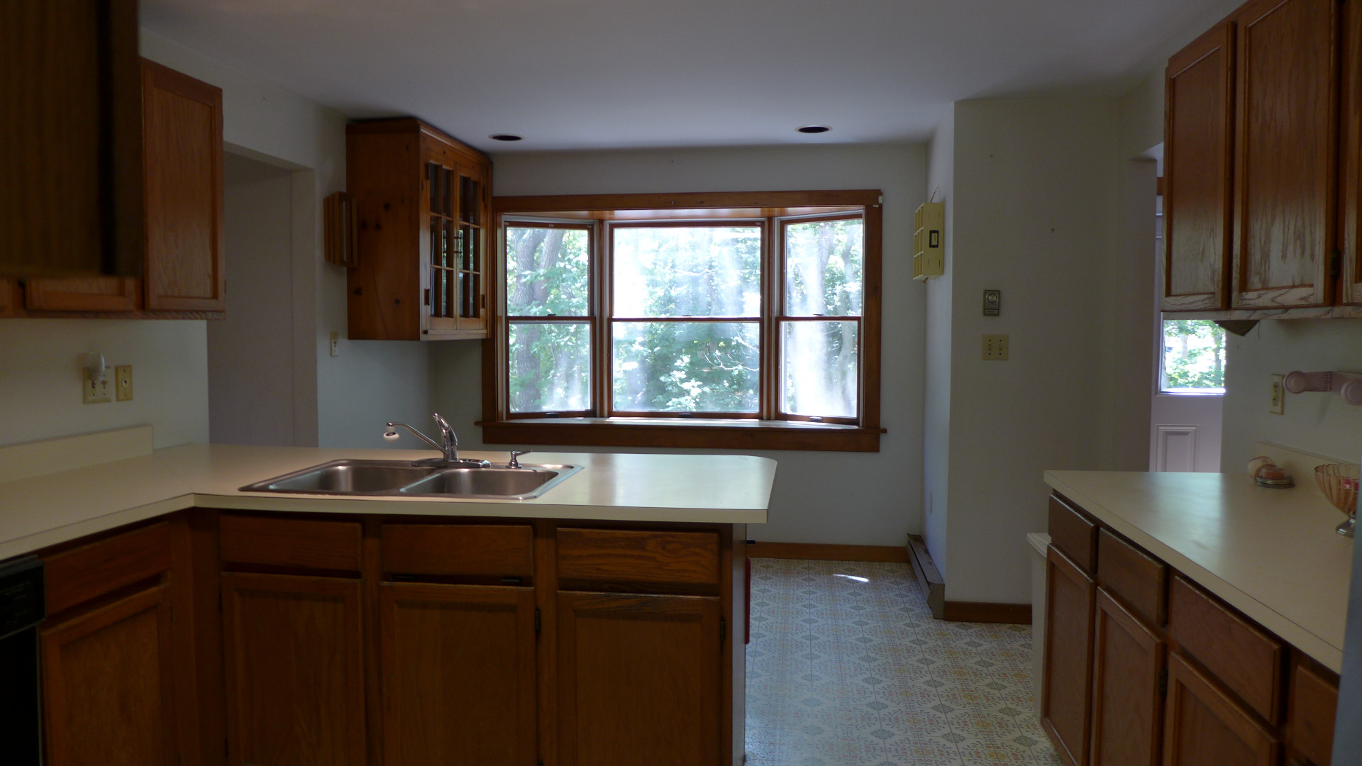 105 Whalers Walk Edgartown, MA 02539 - Photo 3 of 27