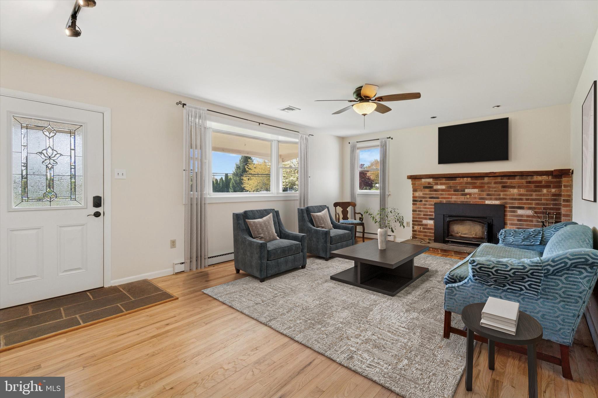509 Vaughn Road Royersford, PA 19468 - Photo 3 of 40 Staged Living Room