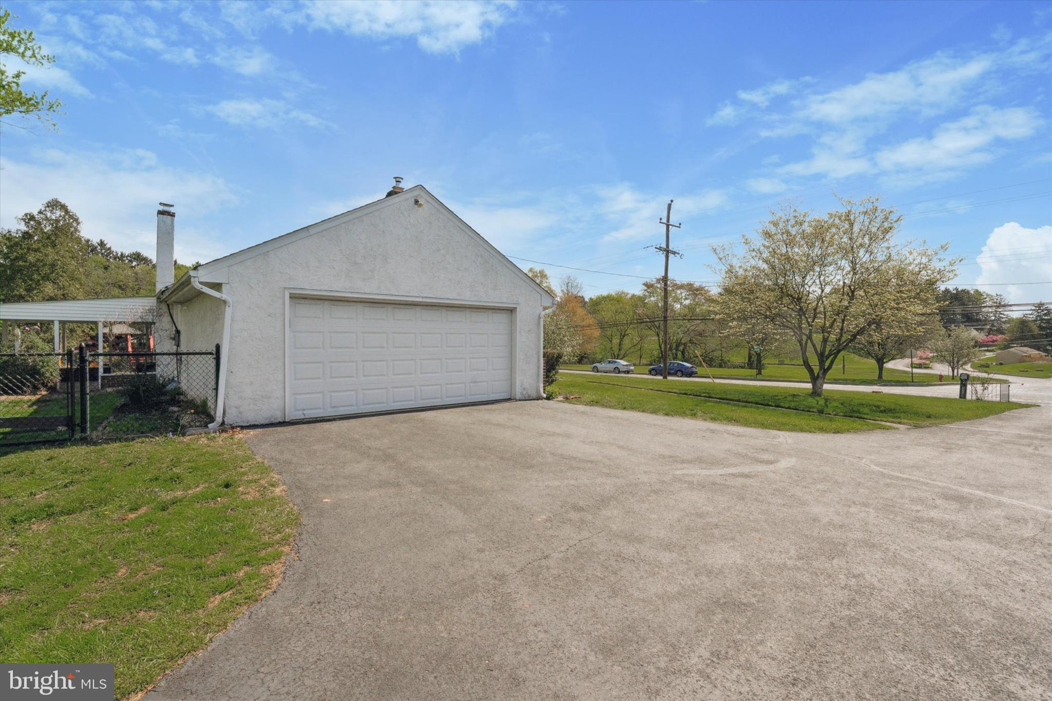 509 Vaughn Road Royersford, PA 19468 - Photo 40 of 40 Two Car Side Entry Garage