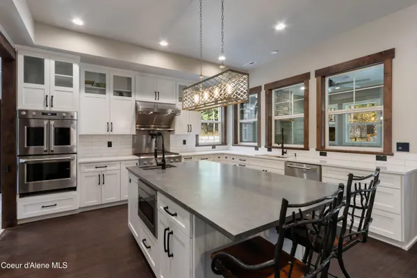 $2,975,000 | 399 Forest Knolls Drive, Sandpoint, ID 83864