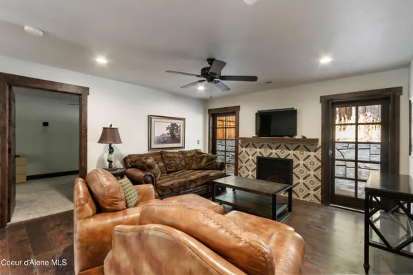 $2,975,000 | 399 Forest Knolls Drive, Sandpoint, ID 83864