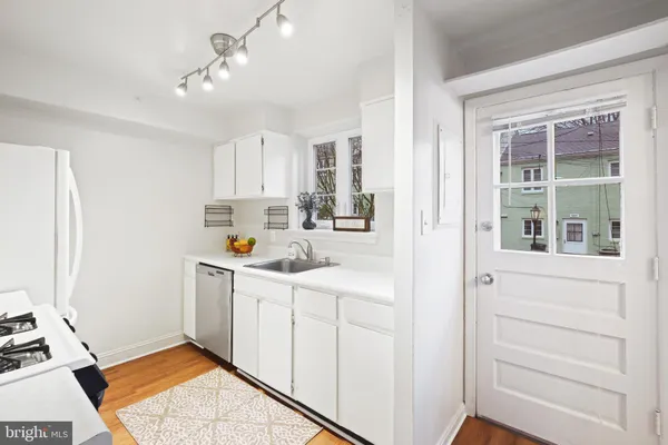 $395,000 | 9888 Hollow Glen Place, Unit 2538B, Silver Spring, MD 20910