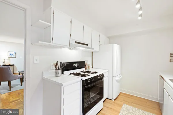 $395,000 | 9888 Hollow Glen Place, Unit 2538B, Silver Spring, MD 20910