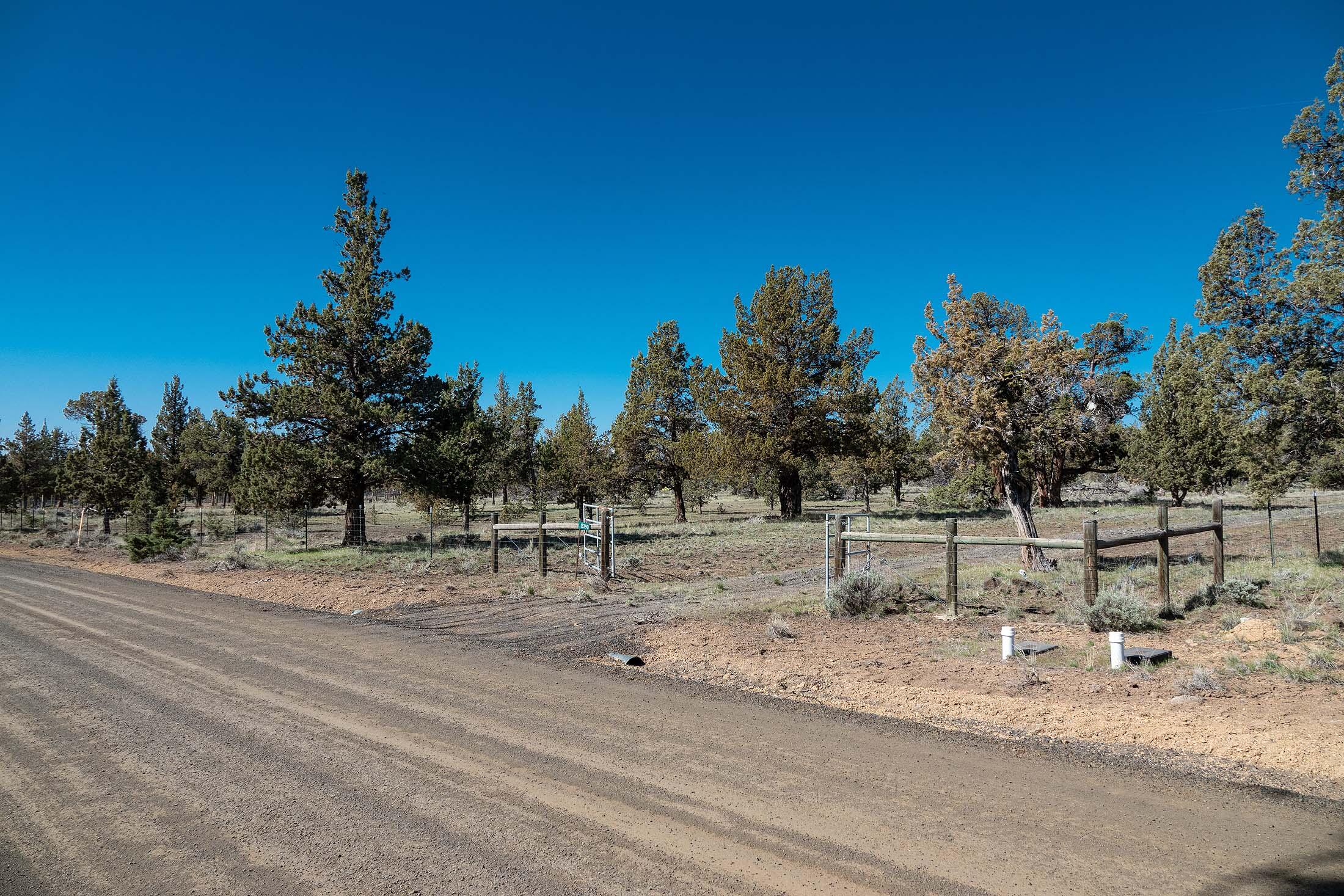 13390 Southwest Chipmunk Road Terrebonne, OR 97760 - Photo 1 of 50 Looking south at front of property