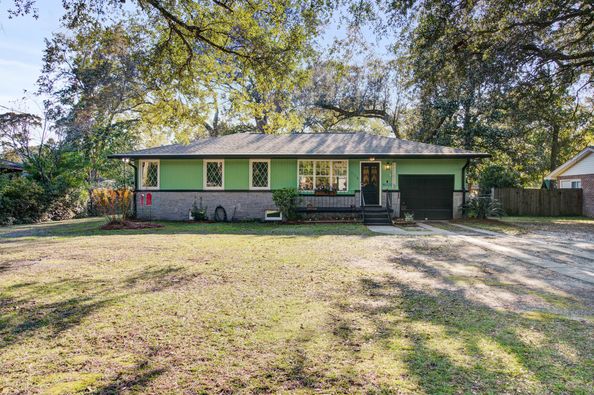 118 Newington Road Summerville, SC 29485 - Photo 1 of 32 118 Newington (1)