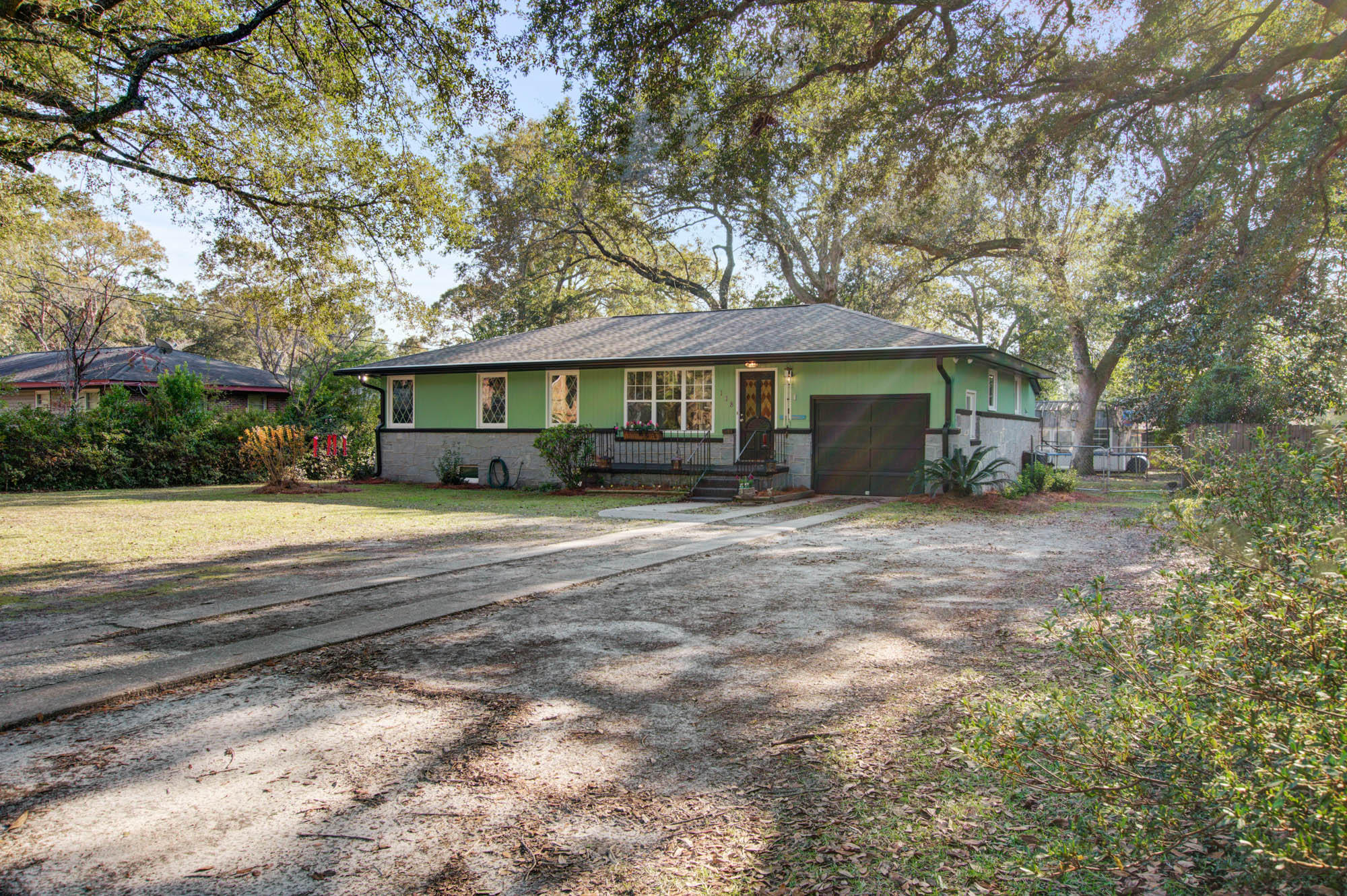 118 Newington Road Summerville, SC 29485 - Photo 3 of 32 118 Newington (3)