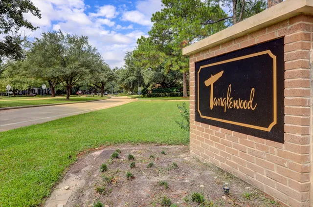 $879,000 | 987 South Post Oak Lane, Houston, TX 77056