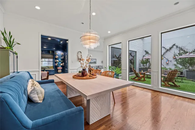 $879,000 | 987 South Post Oak Lane, Houston, TX 77056