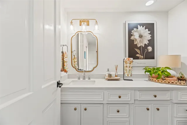 $879,000 | 987 South Post Oak Lane, Houston, TX 77056