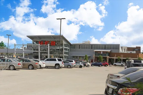 $879,000 | 987 South Post Oak Lane, Houston, TX 77056