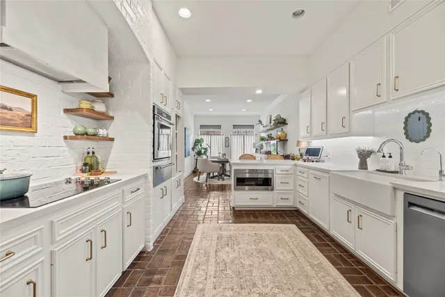 $879,000 | 987 South Post Oak Lane, Houston, TX 77056