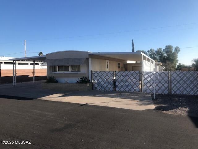 5561 West Rafter Cir Street Tucson, AZ 85713 - Photo 2 of 23 Gallery Image 2
