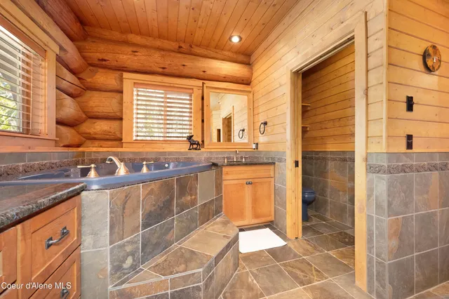 $1,699,000 | 122 Makridge Lane, Kingston, ID 83839