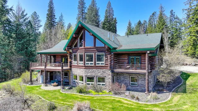 $1,699,000 | 122 Makridge Lane, Kingston, ID 83839