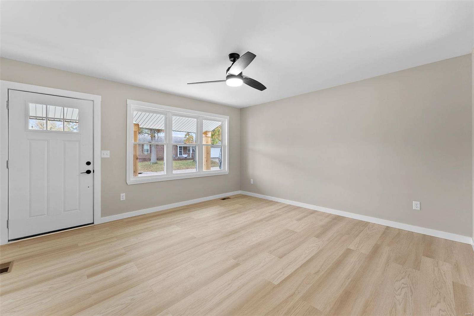 33 Gardenview Drive St. Peters, MO 63376 - Photo 4 of 43