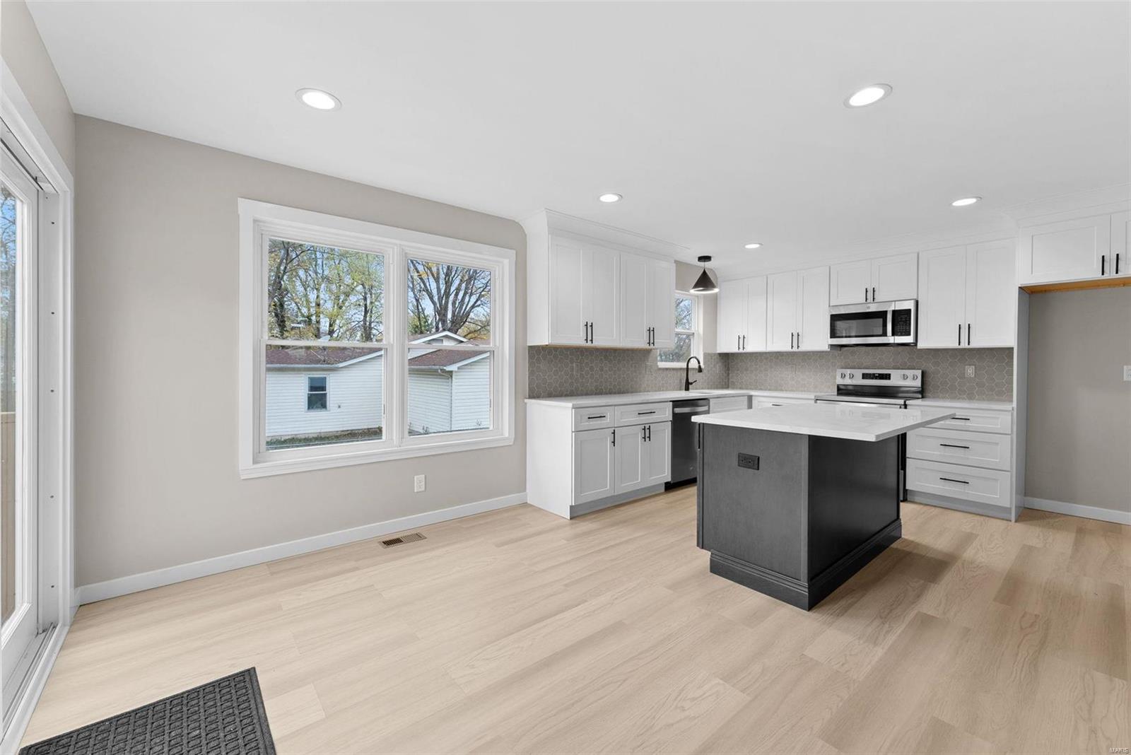 33 Gardenview Drive St. Peters, MO 63376 - Photo 8 of 43