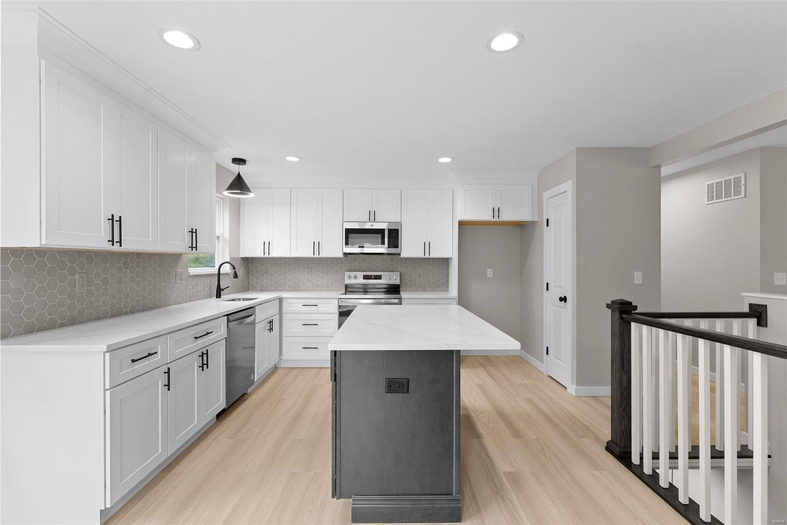 33 Gardenview Drive St. Peters, MO 63376 - Photo 10 of 43