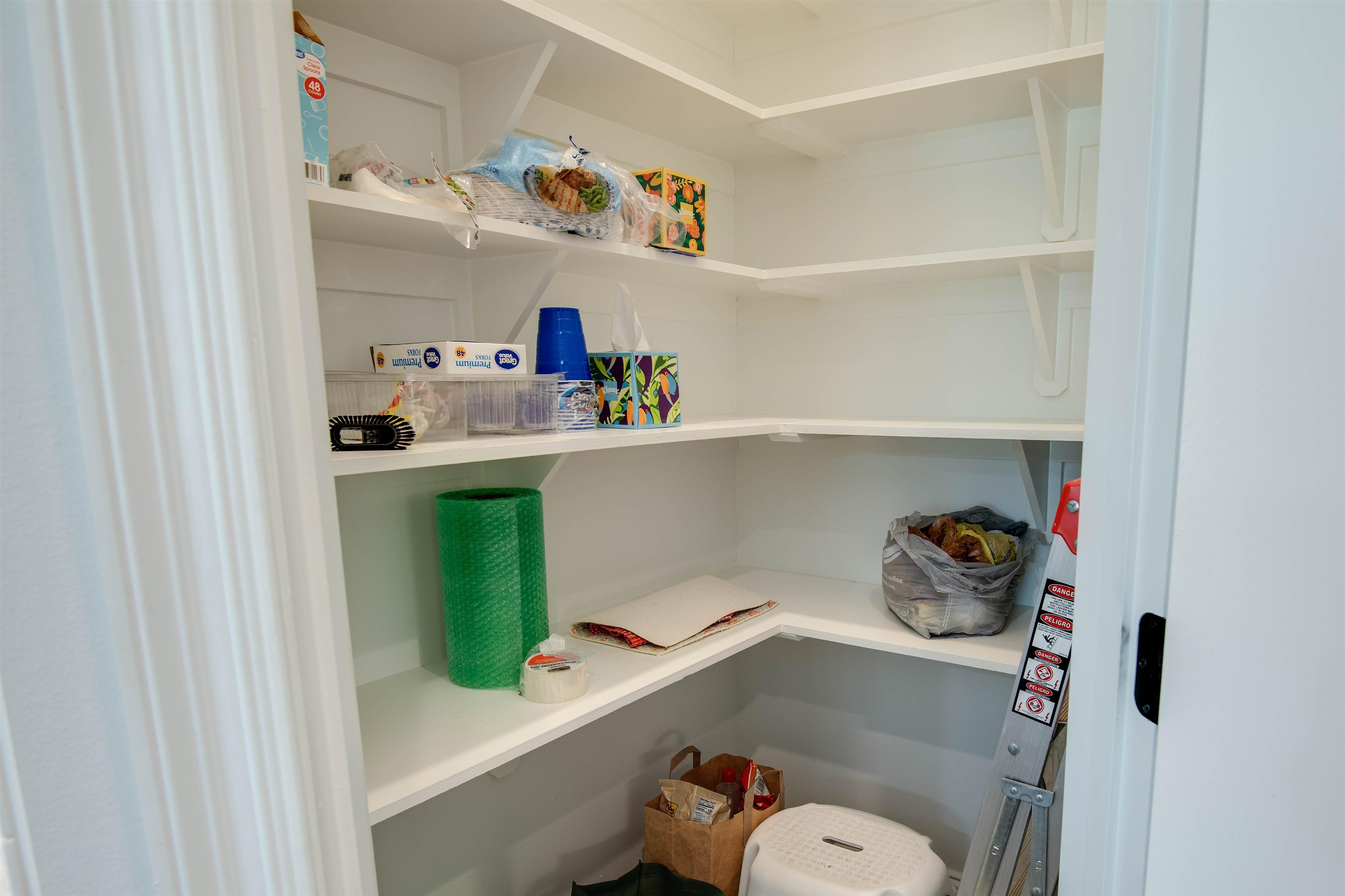 9843 Chipper Lane Foley, AL 36535 - Photo 12 of 34 Pantry