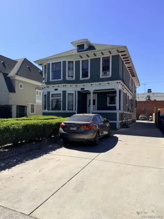 $11,800 | 2803 Menlo Avenue, Los Angeles, CA 90007