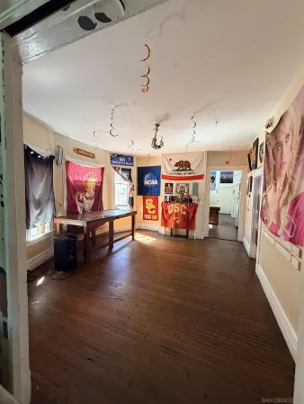 $11,800 | 2803 Menlo Avenue, Los Angeles, CA 90007