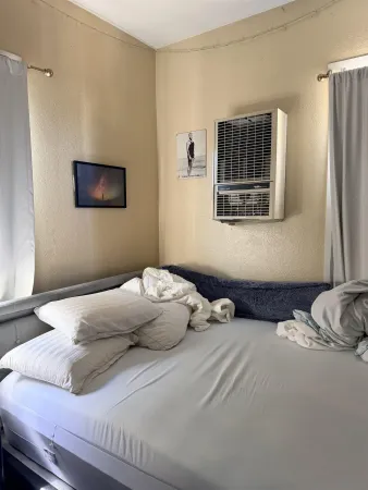 $11,800 | 2803 Menlo Avenue, Los Angeles, CA 90007