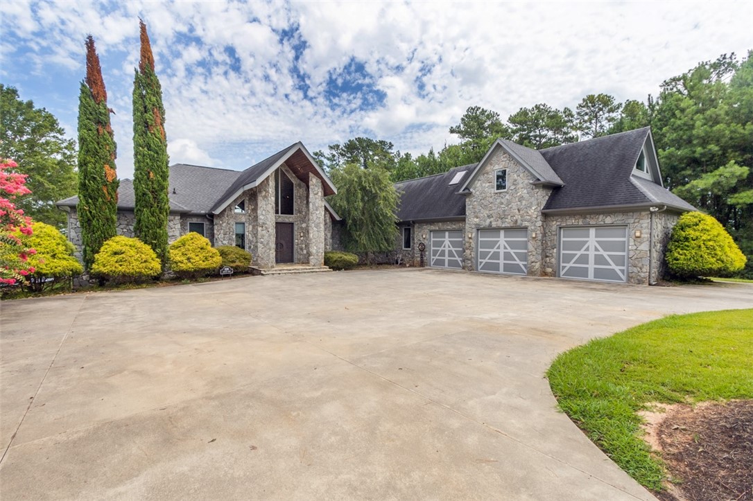 526 Broyles Point Road Townville, SC 29689 - Photo 2 of 50 Gallery Image 2