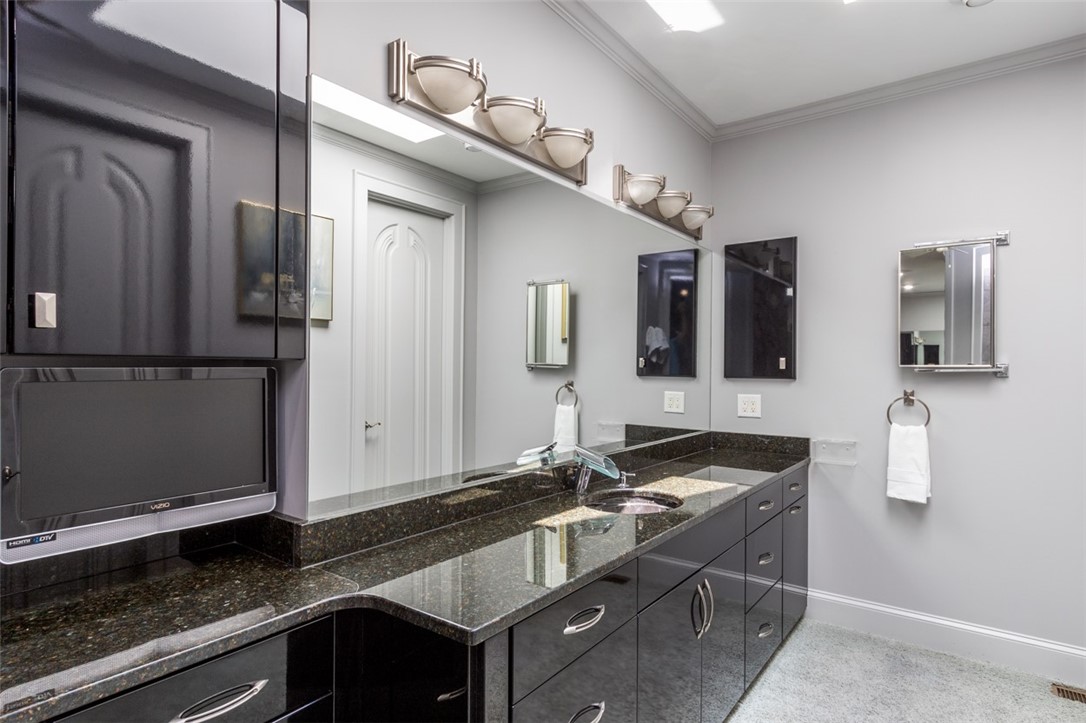 526 Broyles Point Road Townville, SC 29689 - Photo 32 of 50 1 vanity primary bath