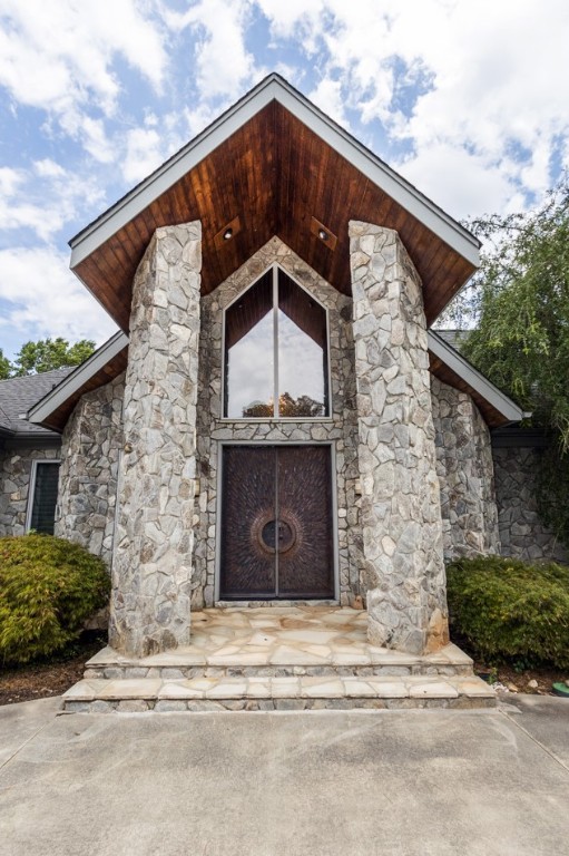 526 Broyles Point Road Townville, SC 29689 - Photo 5 of 50 Gallery Image 5