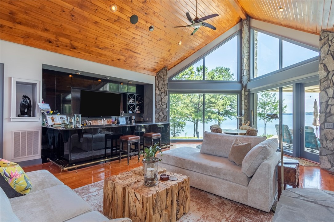 526 Broyles Point Road Townville, SC 29689 - Photo 10 of 50 Gallery Image 10