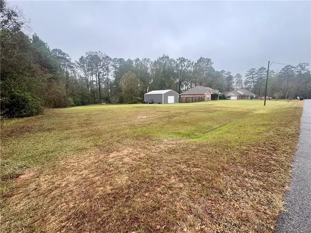 $323,000 | 8 Cedar Crest Drive, Pineville, LA 71360