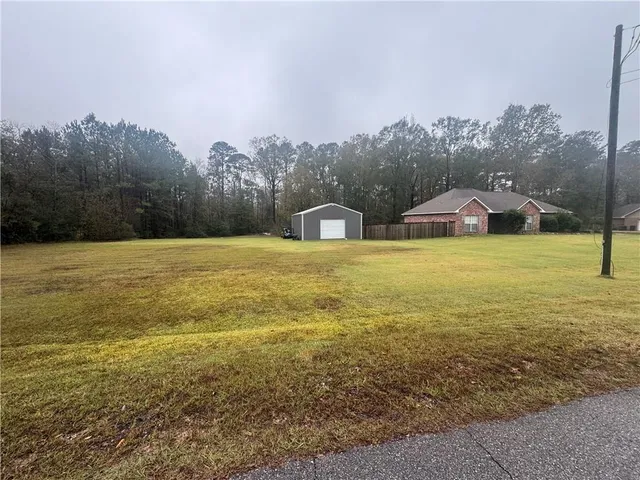 $323,000 | 8 Cedar Crest Drive, Pineville, LA 71360