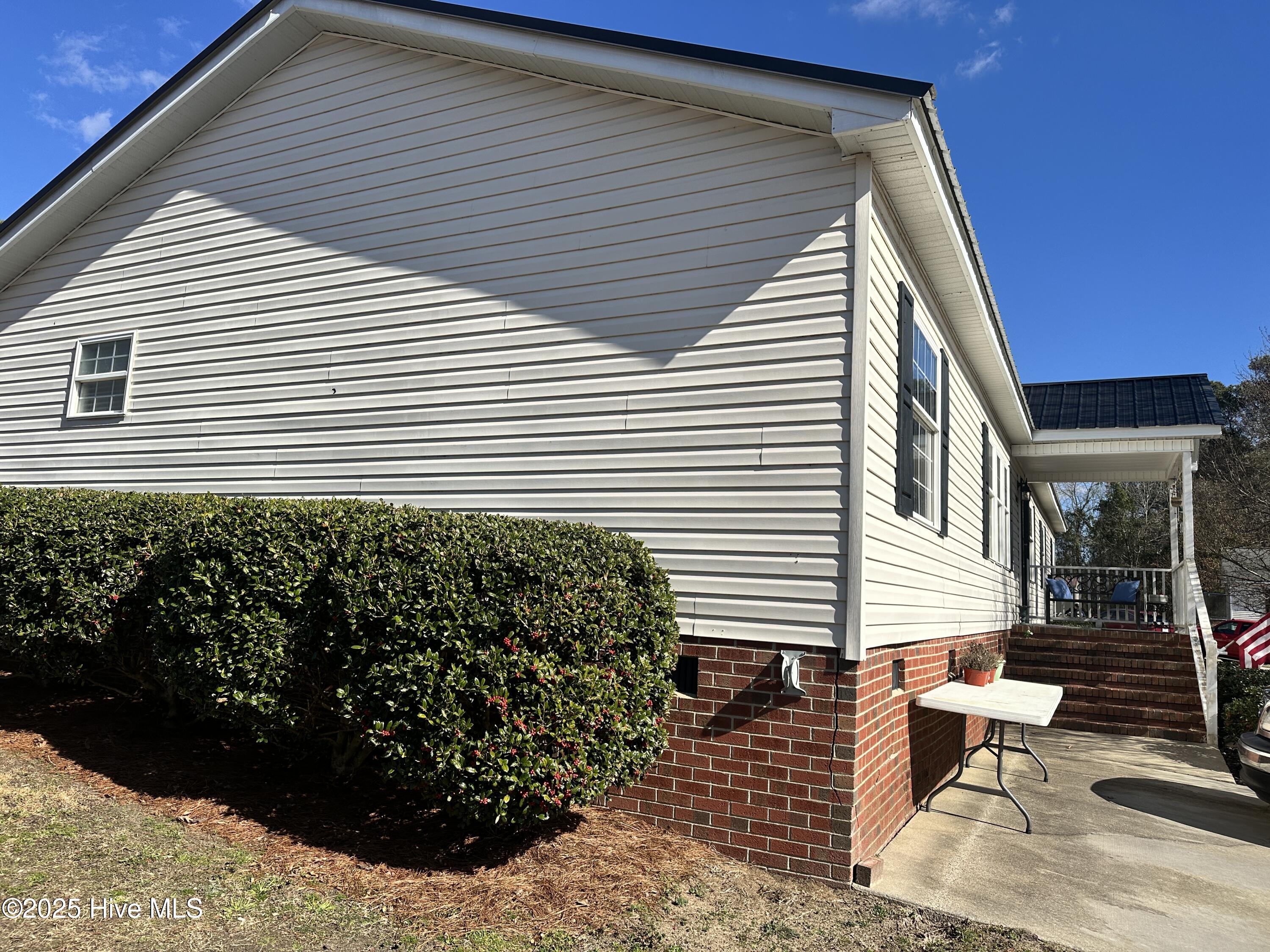 2910 Laurel Ridge Lane Kinston, NC 28504 - Photo 6 of 29 006 Side View