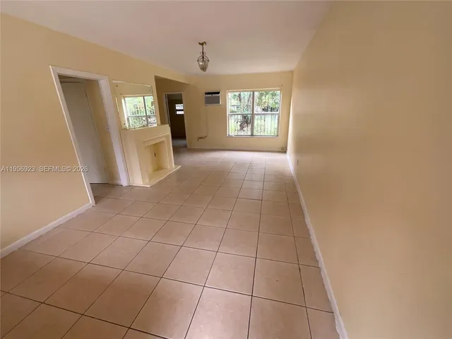 $2,000 | 648 Northeast 139th Street, Unit 650, North Miami, FL 33161