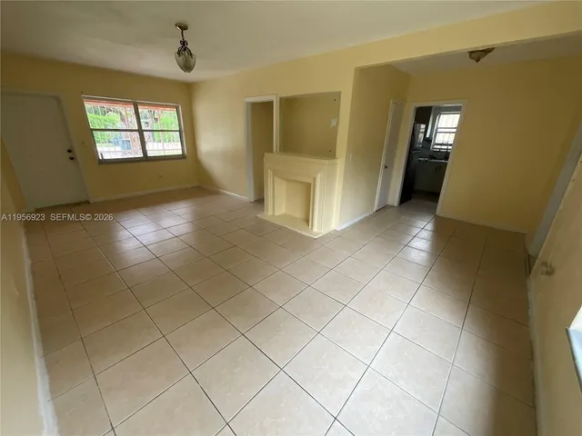 $2,000 | 648 Northeast 139th Street, Unit 650, North Miami, FL 33161