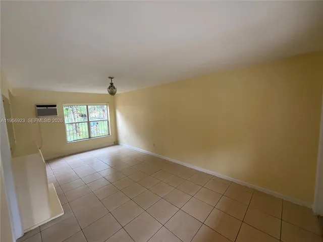 $2,000 | 648 Northeast 139th Street, Unit 650, North Miami, FL 33161