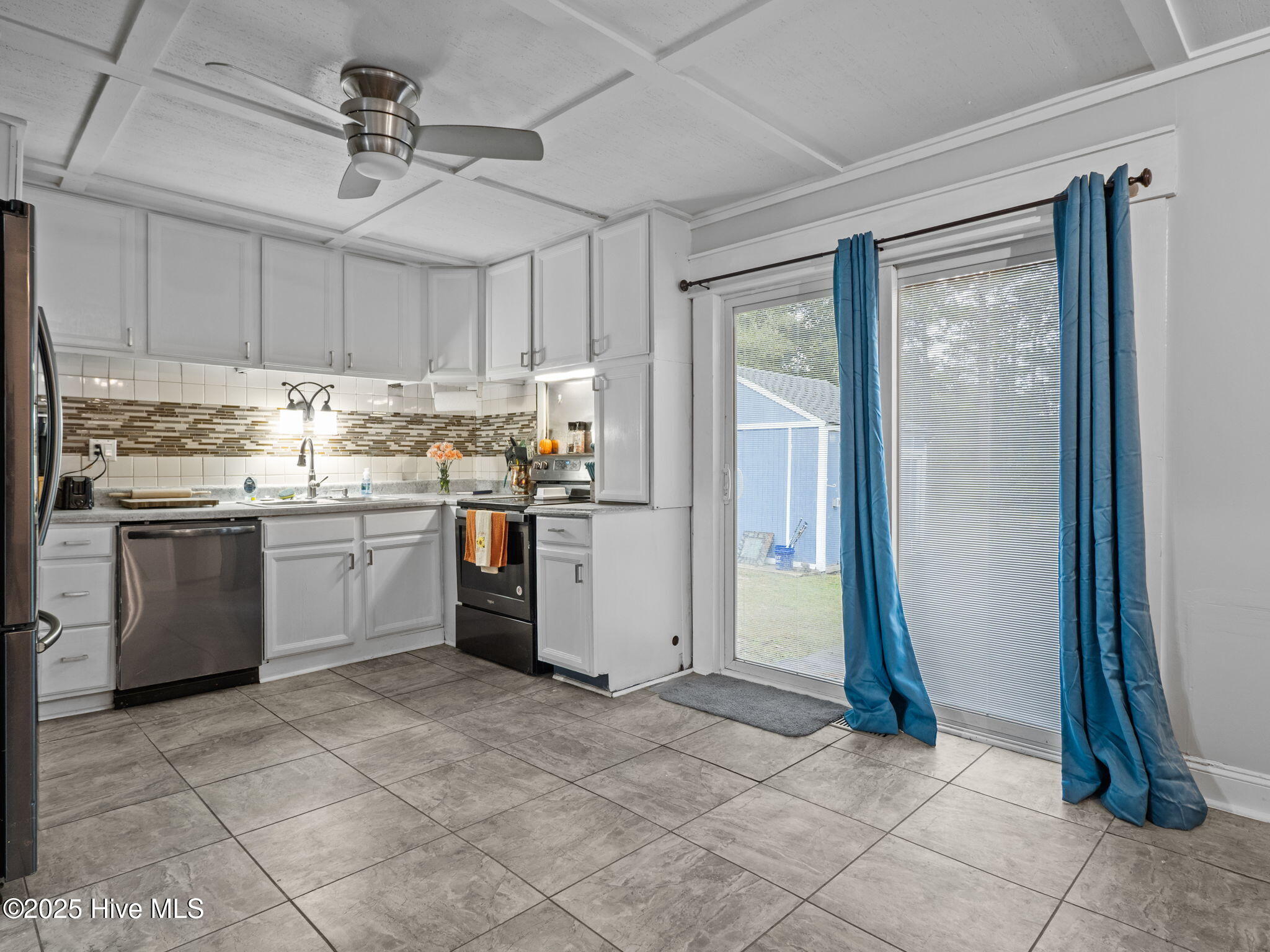87 Crown Point Road Hubert, NC 28539 - Photo 6 of 21 Kitchen
