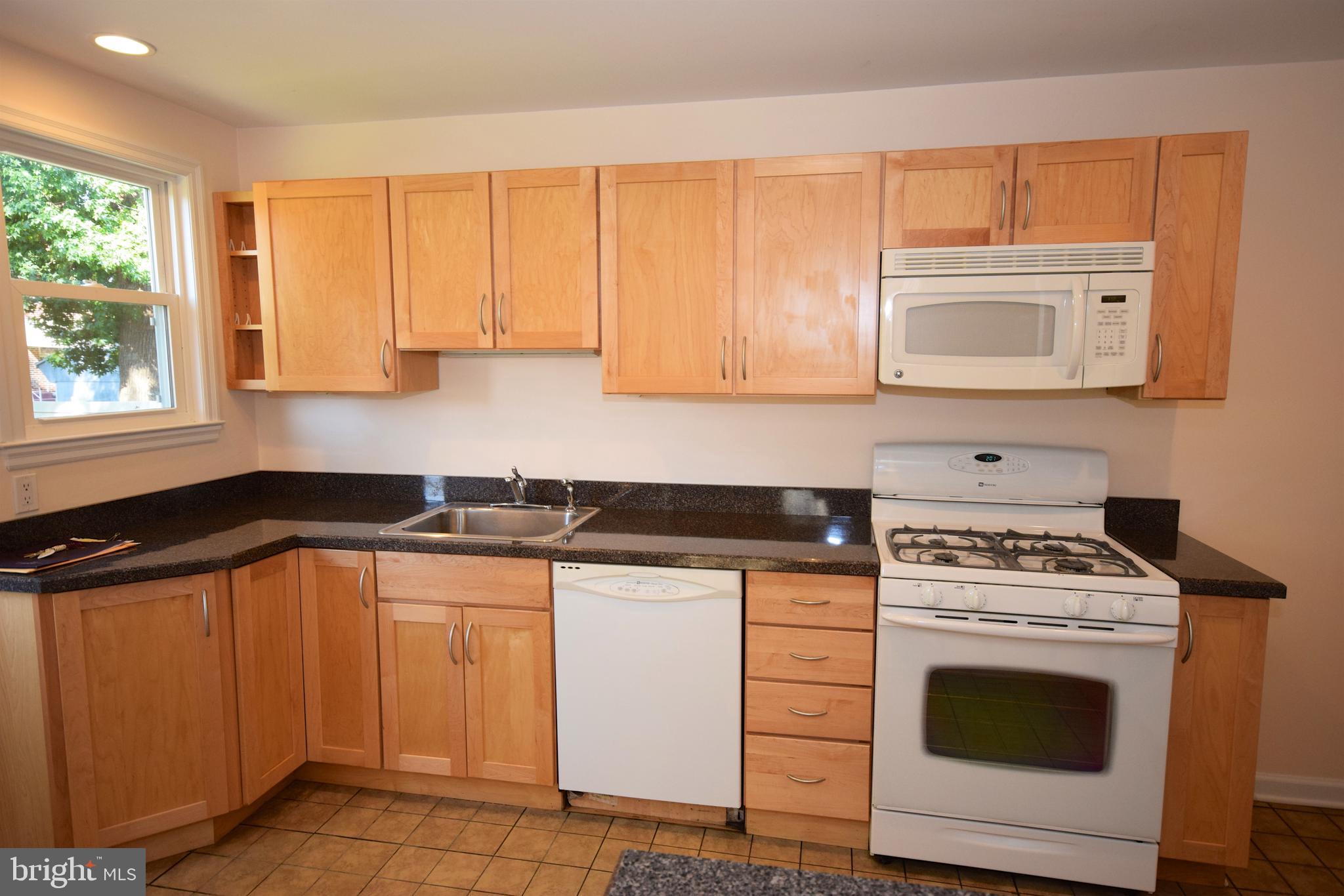 409 Pomeroy Street Ridley Park, PA 19078 - Photo 11 of 21 Kitchen