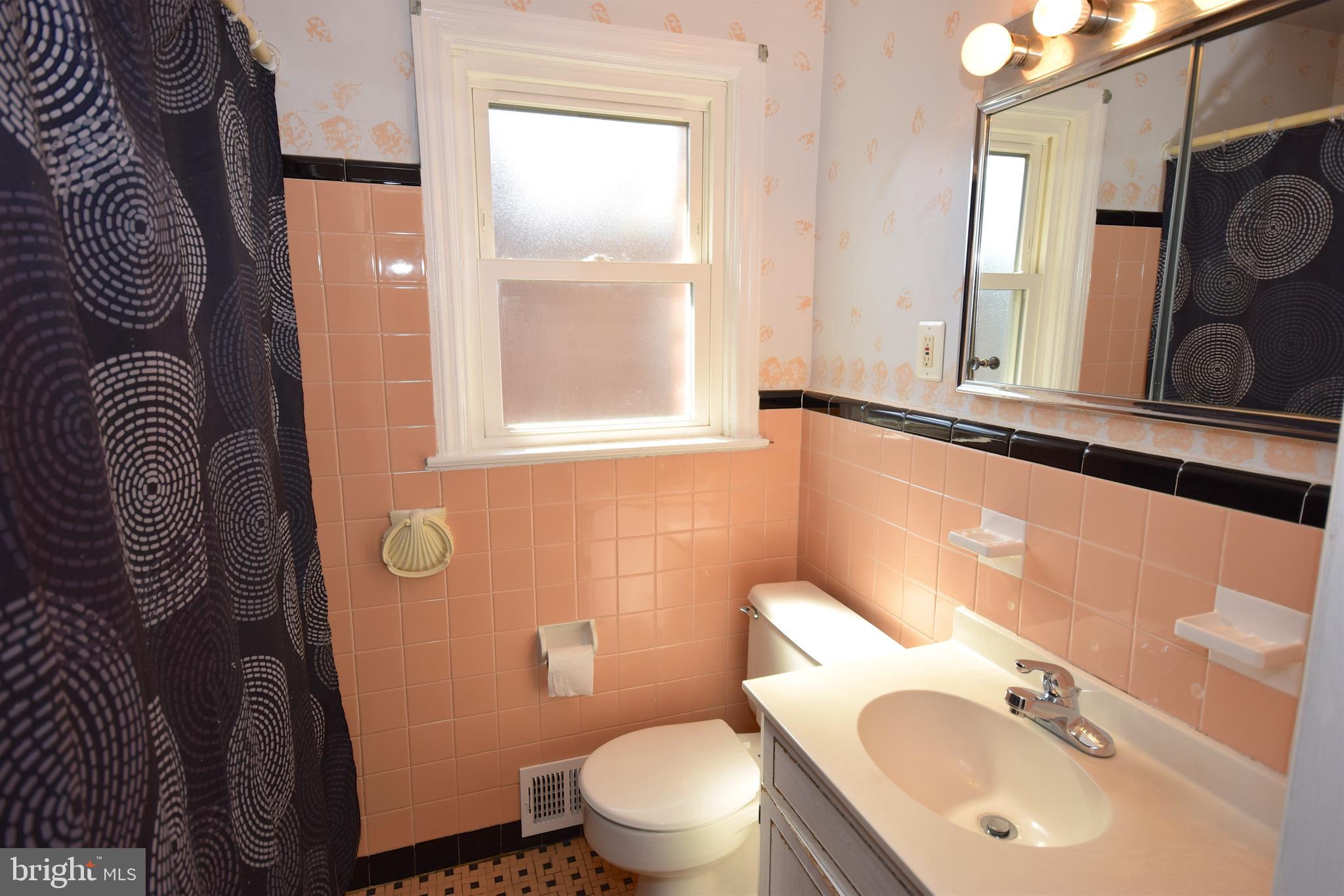 409 Pomeroy Street Ridley Park, PA 19078 - Photo 14 of 21 Bathroom
