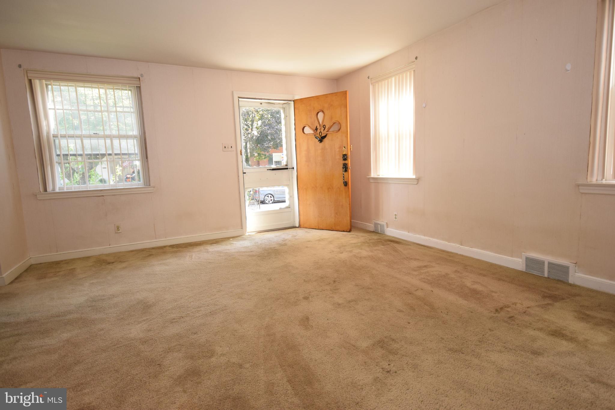 409 Pomeroy Street Ridley Park, PA 19078 - Photo 5 of 21 Entry into the Living Room
