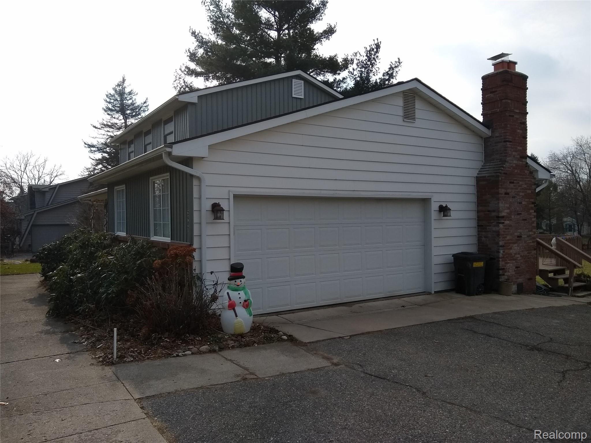 2901 Bullard Road Hartland, MI 48353 - Photo 23 of 26 Garage
