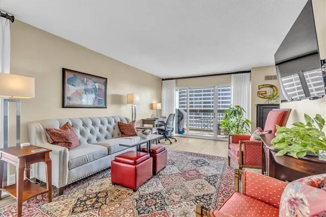 $349,000 | 2510 Grand Boulevard, Unit 2401, Kansas City, MO 64108
