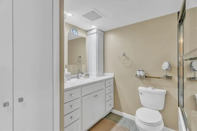 $349,000 | 2510 Grand Boulevard, Unit 2401, Kansas City, MO 64108