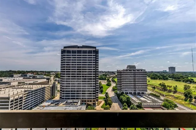 $349,000 | 2510 Grand Boulevard, Unit 2401, Kansas City, MO 64108