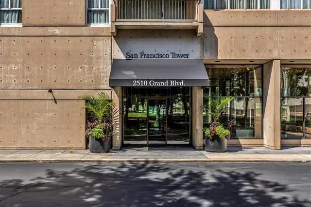 $349,000 | 2510 Grand Boulevard, Unit 2401, Kansas City, MO 64108