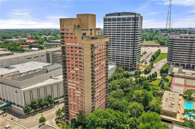 $349,000 | 2510 Grand Boulevard, Unit 2401, Kansas City, MO 64108