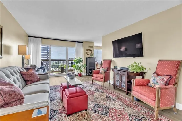 $349,000 | 2510 Grand Boulevard, Unit 2401, Kansas City, MO 64108