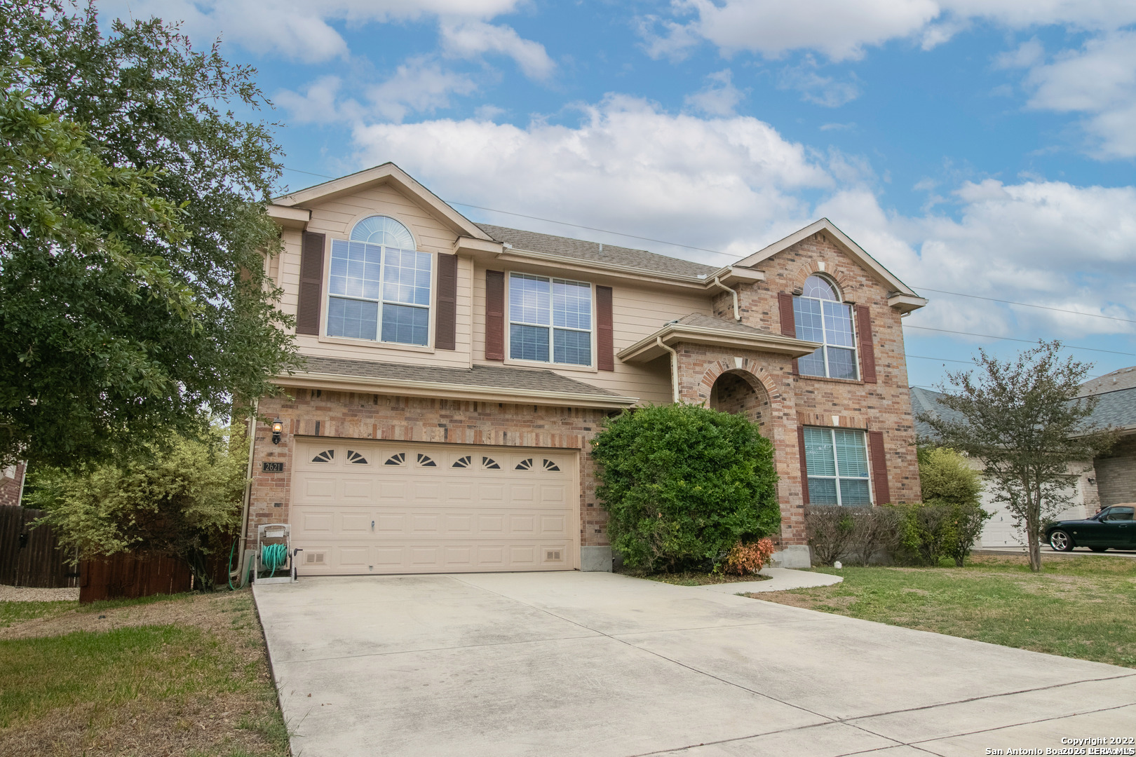 2621 Pillory Pointe Schertz, TX 78108 - Photo 3 of 25 front view of house with a yard